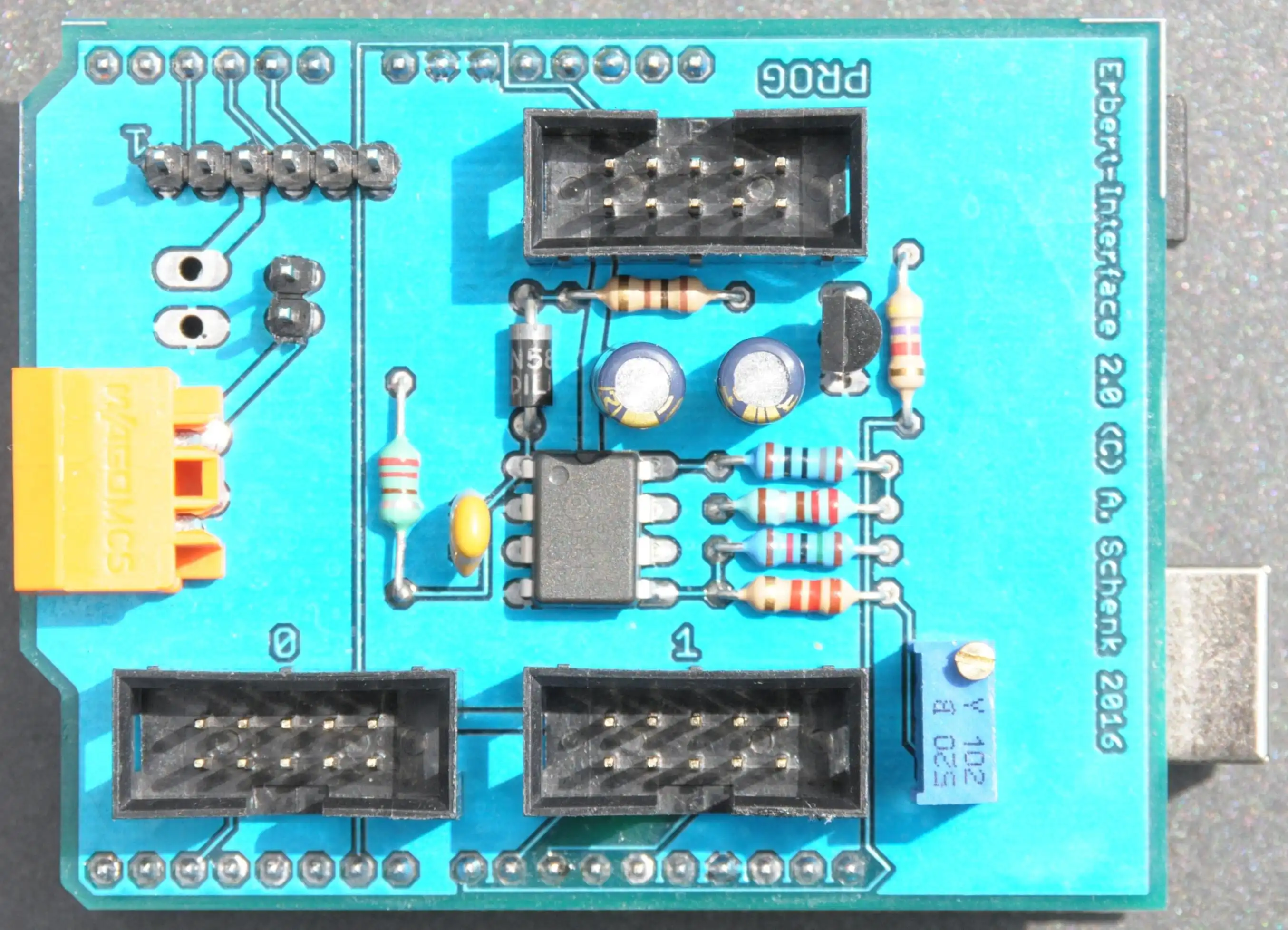 Завантажте веб-інструмент або веб-додаток Model Railroad Control Panel Interface